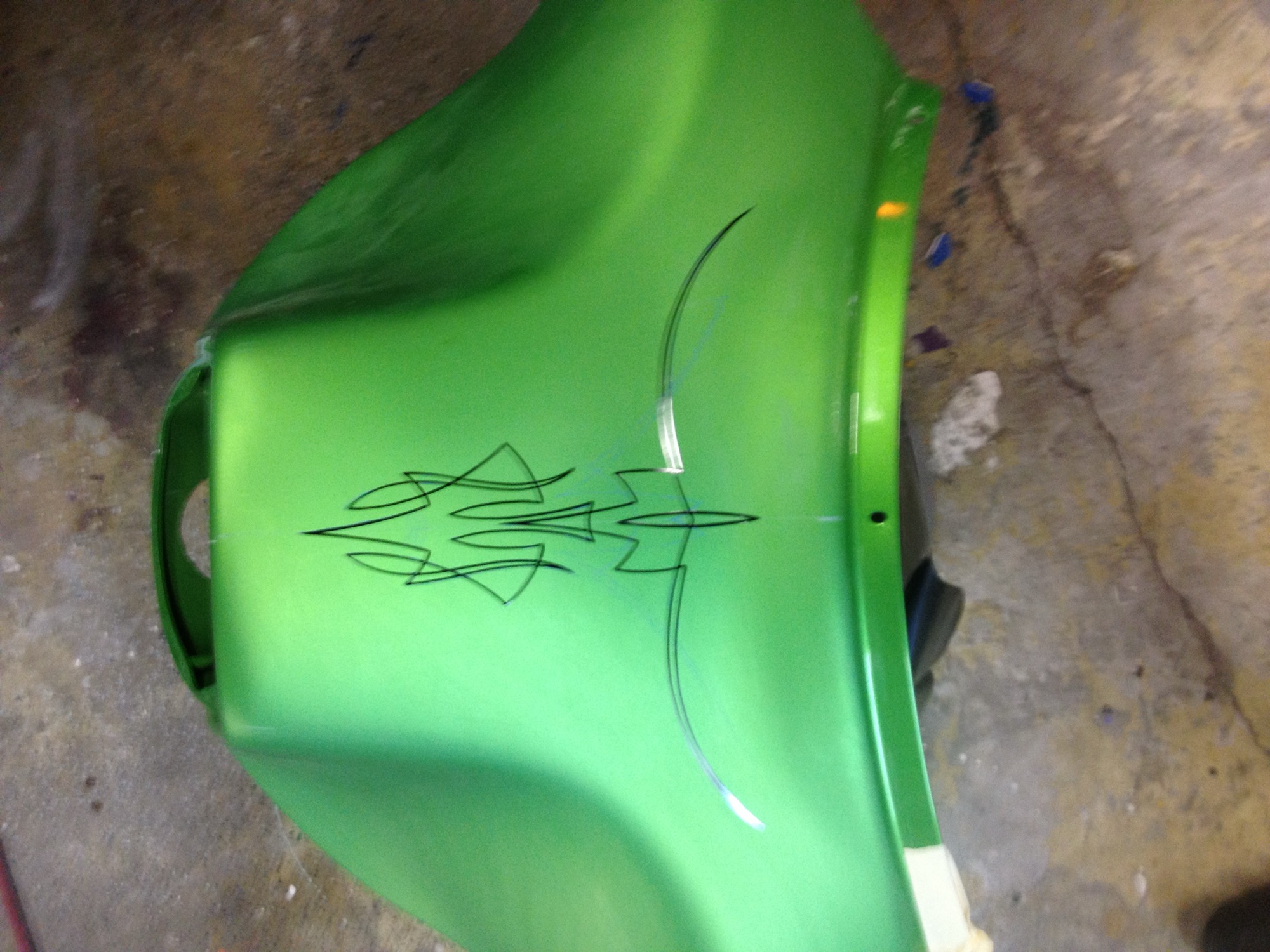 Traditional hand-painted pinstriping